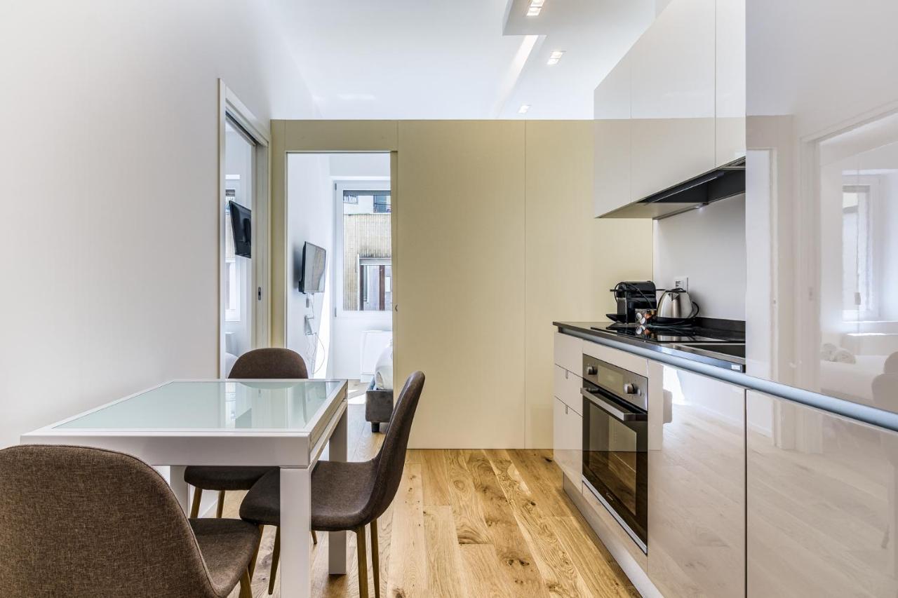 Basiliche Apartment Milan Bagian luar foto