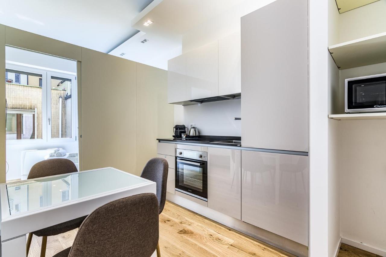 Basiliche Apartment Milan Bagian luar foto