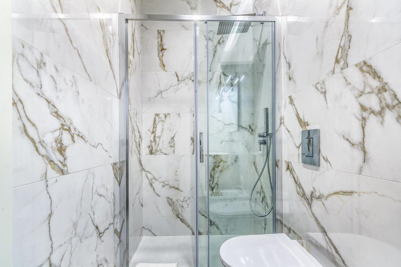 Basiliche Apartment Milan Bagian luar foto